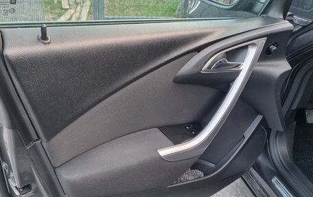Opel Astra J, 2010 год, 520 000 рублей, 9 фотография