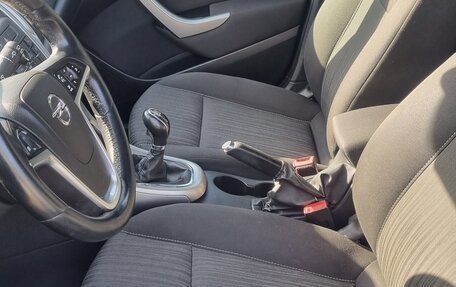 Opel Astra J, 2010 год, 520 000 рублей, 8 фотография