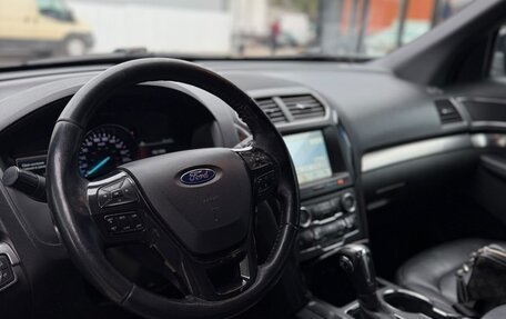 Ford Explorer VI, 2018 год, 2 290 000 рублей, 11 фотография