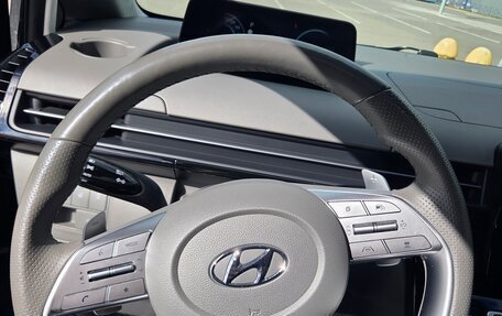 Hyundai Staria, 2023 год, 6 800 000 рублей, 17 фотография