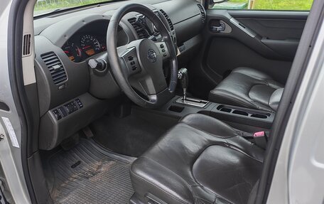 Nissan Navara (Frontier), 2007 год, 1 300 000 рублей, 10 фотография
