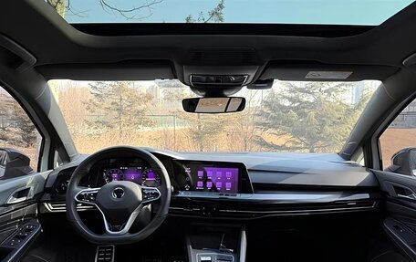 Volkswagen Golf VIII, 2022 год, 1 900 000 рублей, 6 фотография