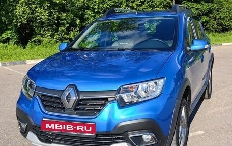 Renault Sandero II рестайлинг, 2019 год, 890 000 рублей, 1 фотография