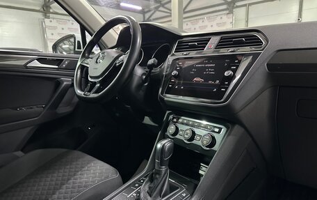 Volkswagen Tiguan II, 2019 год, 2 350 000 рублей, 16 фотография