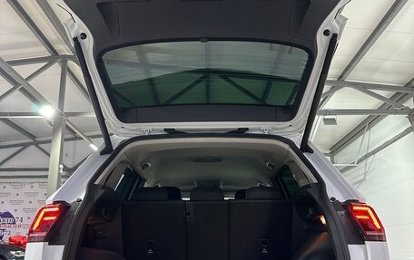 Volkswagen Tiguan II, 2019 год, 2 350 000 рублей, 22 фотография