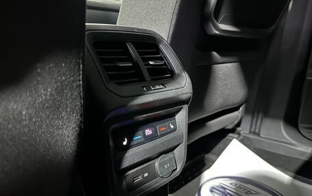 Volkswagen Tiguan II, 2019 год, 2 350 000 рублей, 19 фотография