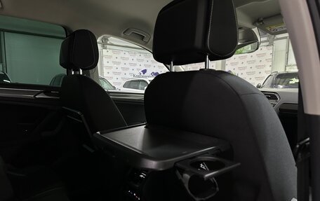 Volkswagen Tiguan II, 2019 год, 2 350 000 рублей, 21 фотография