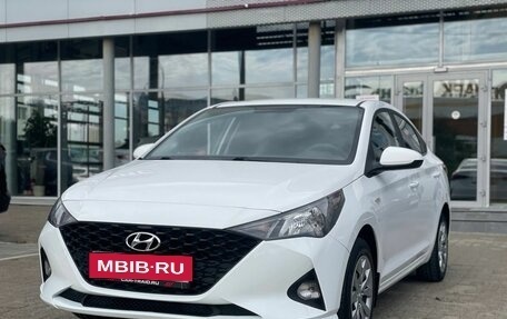 Hyundai Solaris II рестайлинг, 2021 год, 1 630 000 рублей, 2 фотография