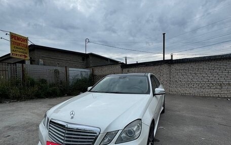 Mercedes-Benz E-Класс, 2012 год, 1 800 000 рублей, 2 фотография