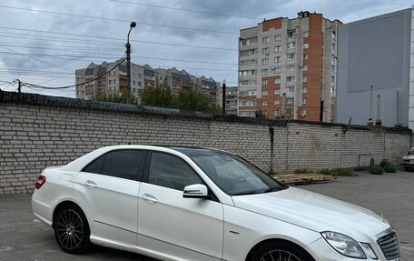 Mercedes-Benz E-Класс, 2012 год, 1 800 000 рублей, 4 фотография