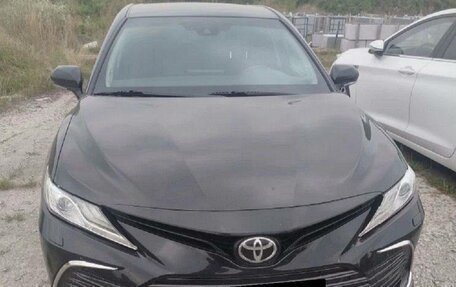 Toyota Camry, 2021 год, 2 100 000 рублей, 2 фотография