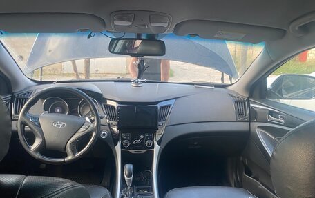Hyundai Sonata VI, 2010 год, 899 000 рублей, 3 фотография
