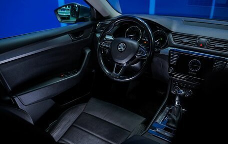 Skoda Superb III рестайлинг, 2016 год, 1 400 000 рублей, 26 фотография