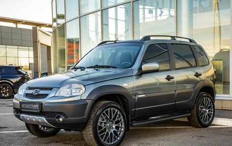 Chevrolet Niva I рестайлинг, 2015 год, 698 000 рублей, 3 фотография
