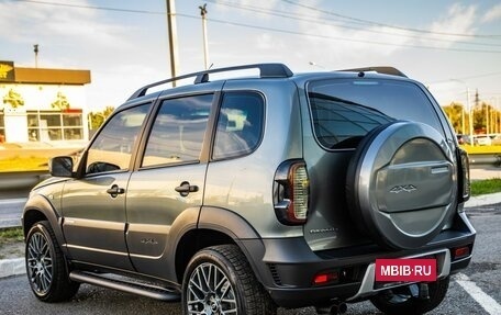 Chevrolet Niva I рестайлинг, 2015 год, 698 000 рублей, 5 фотография
