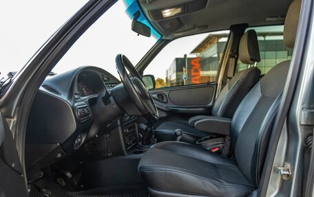 Chevrolet Niva I рестайлинг, 2015 год, 698 000 рублей, 24 фотография