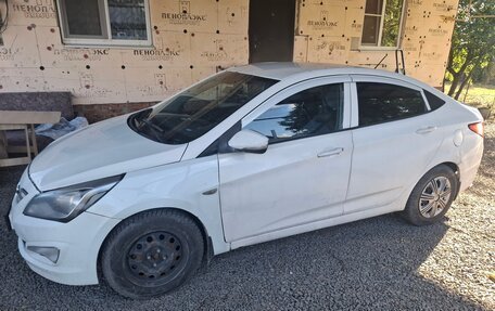 Hyundai Solaris II рестайлинг, 2015 год, 440 000 рублей, 4 фотография