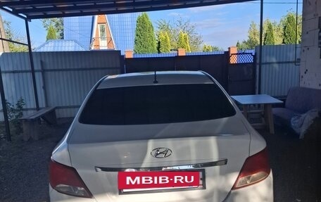 Hyundai Solaris II рестайлинг, 2015 год, 440 000 рублей, 3 фотография