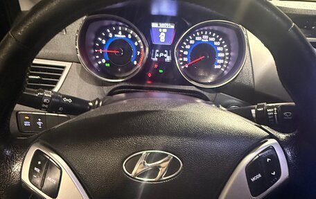 Hyundai Avante, 2011 год, 970 000 рублей, 2 фотография