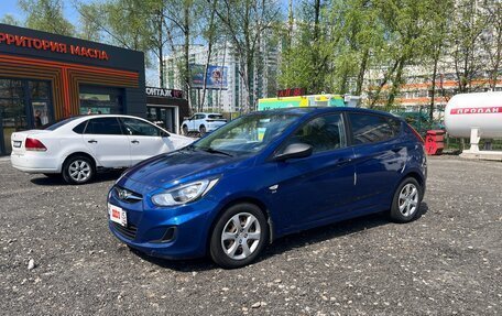 Hyundai Solaris II рестайлинг, 2013 год, 770 000 рублей, 2 фотография