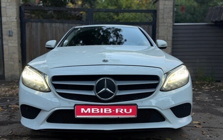 Mercedes-Benz C-Класс, 2019 год, 2 300 000 рублей, 1 фотография