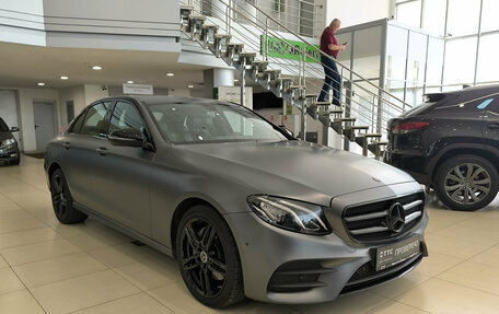 Mercedes-Benz E-Класс, 2019 год, 3 450 000 рублей, 3 фотография