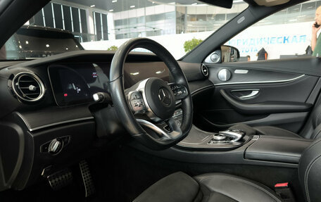 Mercedes-Benz E-Класс, 2019 год, 3 450 000 рублей, 16 фотография