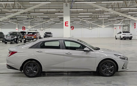 Hyundai Elantra, 2021 год, 2 050 000 рублей, 4 фотография