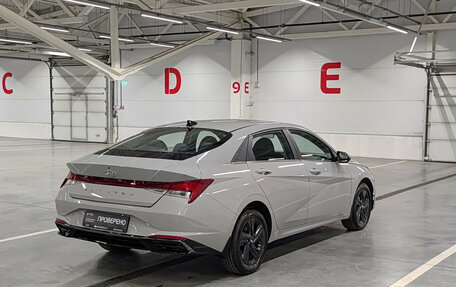 Hyundai Elantra, 2021 год, 2 050 000 рублей, 5 фотография