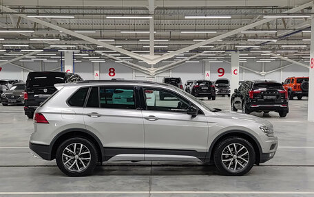 Volkswagen Tiguan II, 2020 год, 2 875 000 рублей, 4 фотография
