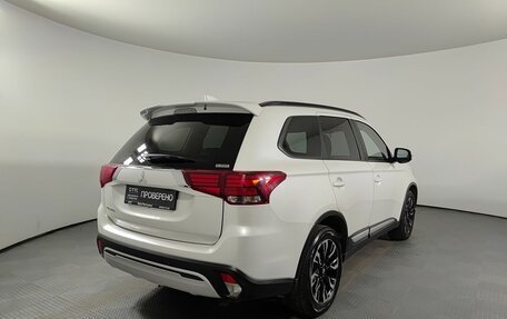 Mitsubishi Outlander III рестайлинг 3, 2022 год, 1 739 000 рублей, 5 фотография