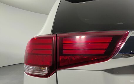 Mitsubishi Outlander III рестайлинг 3, 2022 год, 1 739 000 рублей, 9 фотография