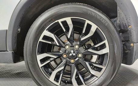 Mitsubishi Outlander III рестайлинг 3, 2022 год, 1 739 000 рублей, 18 фотография