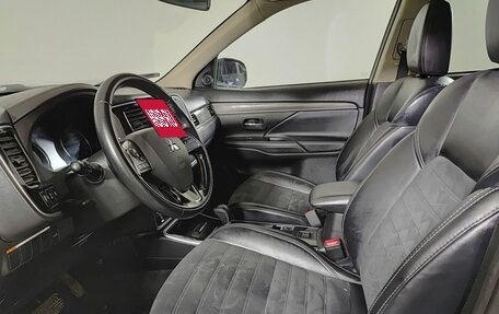 Mitsubishi Outlander III рестайлинг 3, 2022 год, 1 739 000 рублей, 16 фотография