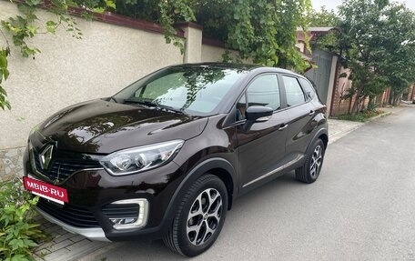 Renault Kaptur I рестайлинг, 2018 год, 1 600 000 рублей, 4 фотография