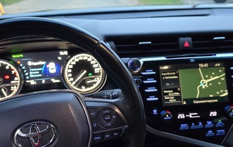 Toyota Camry, 2020 год, 3 300 000 рублей, 10 фотография