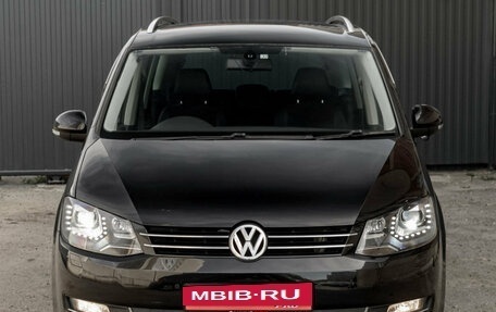Volkswagen Sharan II, 2011 год, 1 300 000 рублей, 2 фотография
