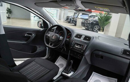 Volkswagen Polo VI (EU Market), 2018 год, 805 000 рублей, 5 фотография