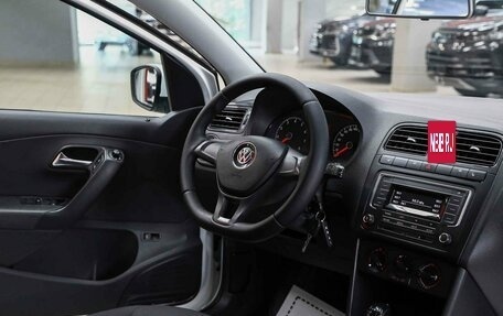 Volkswagen Polo VI (EU Market), 2018 год, 805 000 рублей, 9 фотография