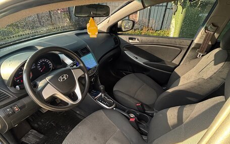 Hyundai Solaris II рестайлинг, 2011 год, 405 000 рублей, 8 фотография