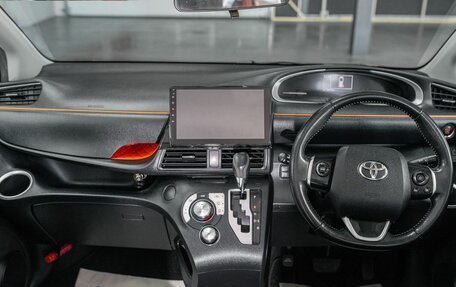 Toyota Sienta II, 2018 год, 1 399 000 рублей, 10 фотография