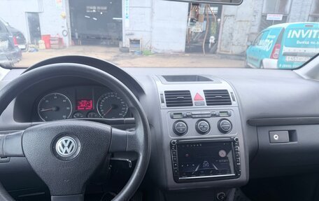 Volkswagen Touran III, 2009 год, 580 000 рублей, 16 фотография
