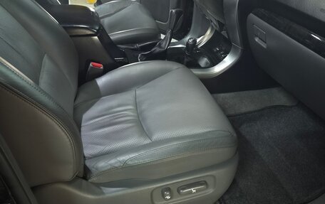 Toyota Land Cruiser Prado 120 рестайлинг, 2008 год, 2 950 000 рублей, 20 фотография