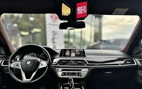 BMW 7 серия, 2016 год, 3 070 000 рублей, 8 фотография
