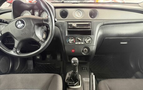 Mitsubishi Outlander III рестайлинг 3, 2004 год, 520 000 рублей, 9 фотография