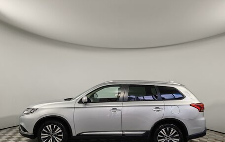Mitsubishi Outlander III рестайлинг 3, 2019 год, 2 275 000 рублей, 8 фотография