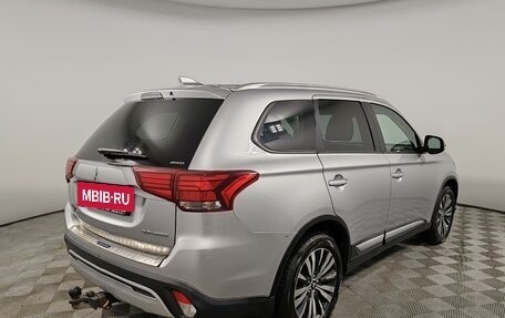 Mitsubishi Outlander III рестайлинг 3, 2019 год, 2 275 000 рублей, 5 фотография