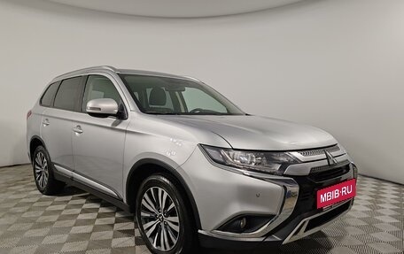 Mitsubishi Outlander III рестайлинг 3, 2019 год, 2 275 000 рублей, 3 фотография
