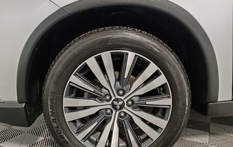 Mitsubishi Outlander III рестайлинг 3, 2019 год, 2 275 000 рублей, 18 фотография