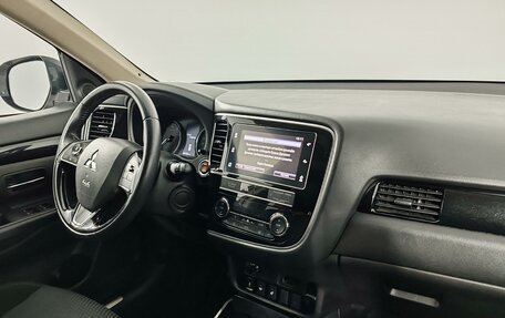 Mitsubishi Outlander III рестайлинг 3, 2019 год, 2 275 000 рублей, 11 фотография